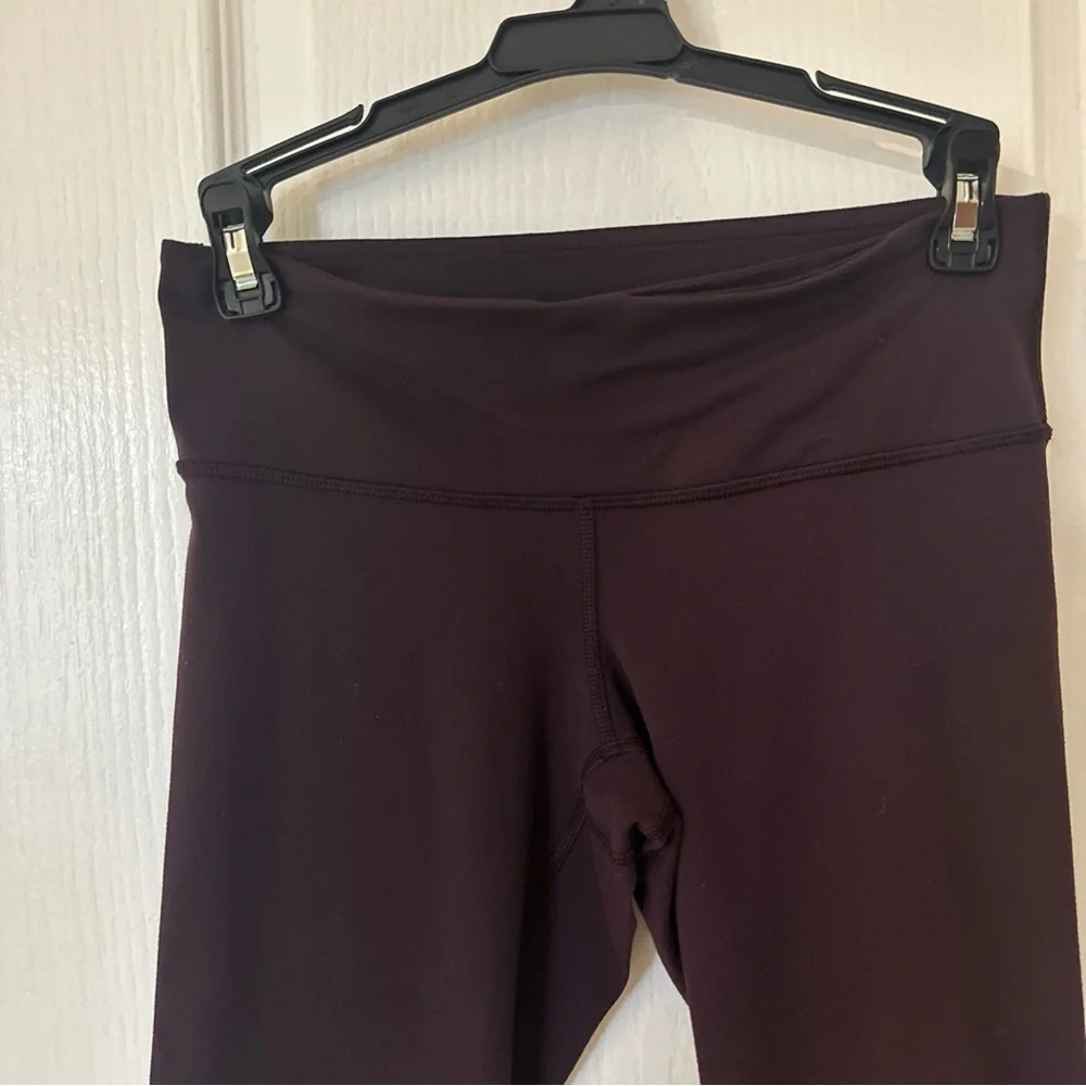 lululemon Athletica Cropped Leggings Dark‎ Purple Size 4